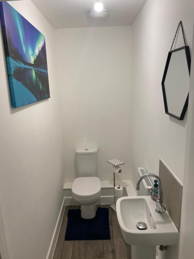 Very Large Double Room With Corner Sofa, Sky Tv, Netflix Etc, Fridge And Microwave Newhaven Extérieur photo